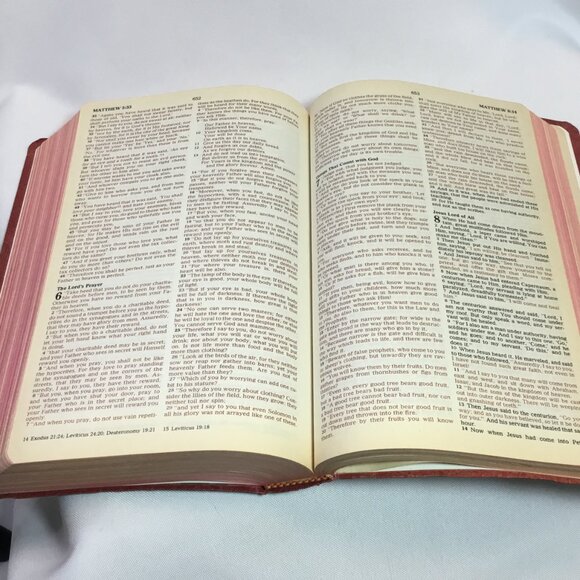 Holy Bible, New King James Version Nelson Regency Ed Christ in Red 412MR - Picture 12 of 13
